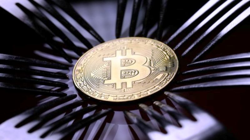 Bitcoin mempertahankan penguatannya. (Al Sattar/ Foto Istimewa).