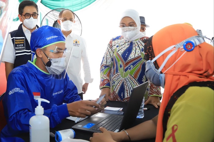 Menaker Ida: Vaksinasi untuk Pekerja Jadi Bagian Strategis Pulihkan Dunia Industri