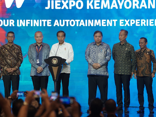 Presiden Joko Widodo Secara Resmi Membuka Indonesia International Motor Show (IIMS) 2024