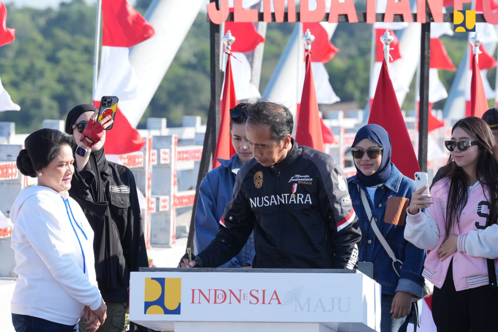 Dukung Konektivitas IKN, Presiden Resmikan Jembatan Pulau Balang