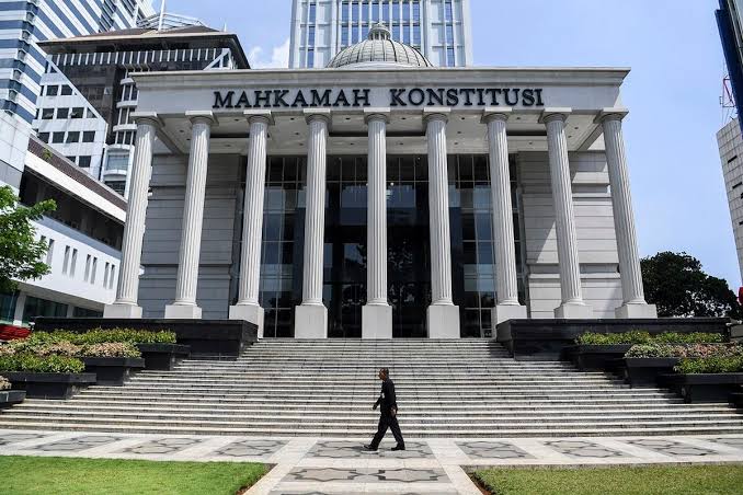 Menyoal Putusan MK Gugatan Ijazah Gibran