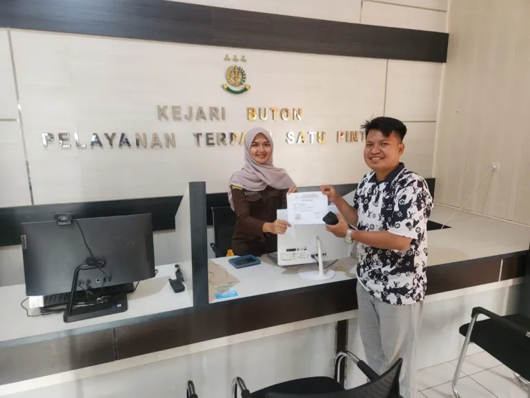 Diduga Setir Pengadaan BOSP Sekolah, Kadisdik Busel Dilaporkan ke Kejaksaan