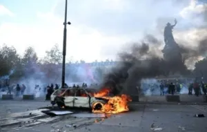 Prancis Membara, Demo Biaya Hidup Berujung Ricuh dan Penjarahan